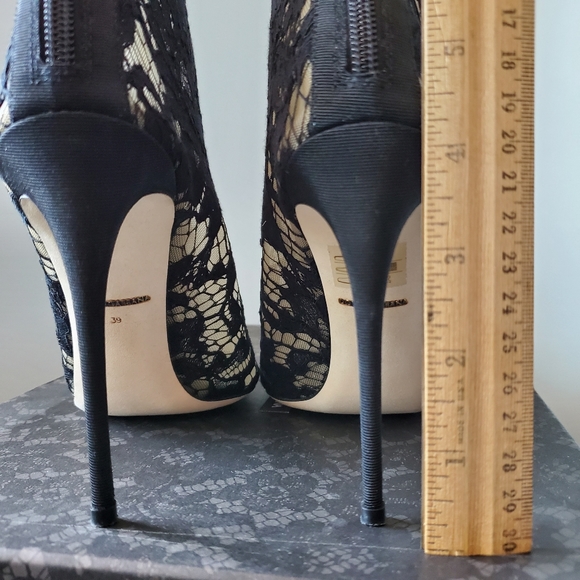 Dolce & Gabbana Peep-toe Lace Ankle Boots - Picture 14 of 15